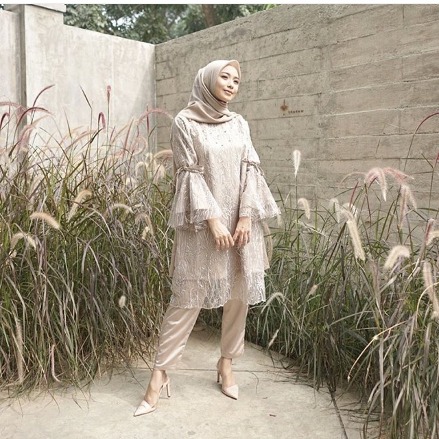 Shimmer tunic cream famouscarfofficial