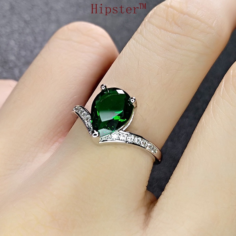 New Design Romantic Inlaid Drop-Shaped Emerald Couple Ring