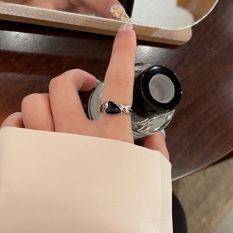Cincin Bentuk Hati Gaya Retro Korea Untuk Aksesoris