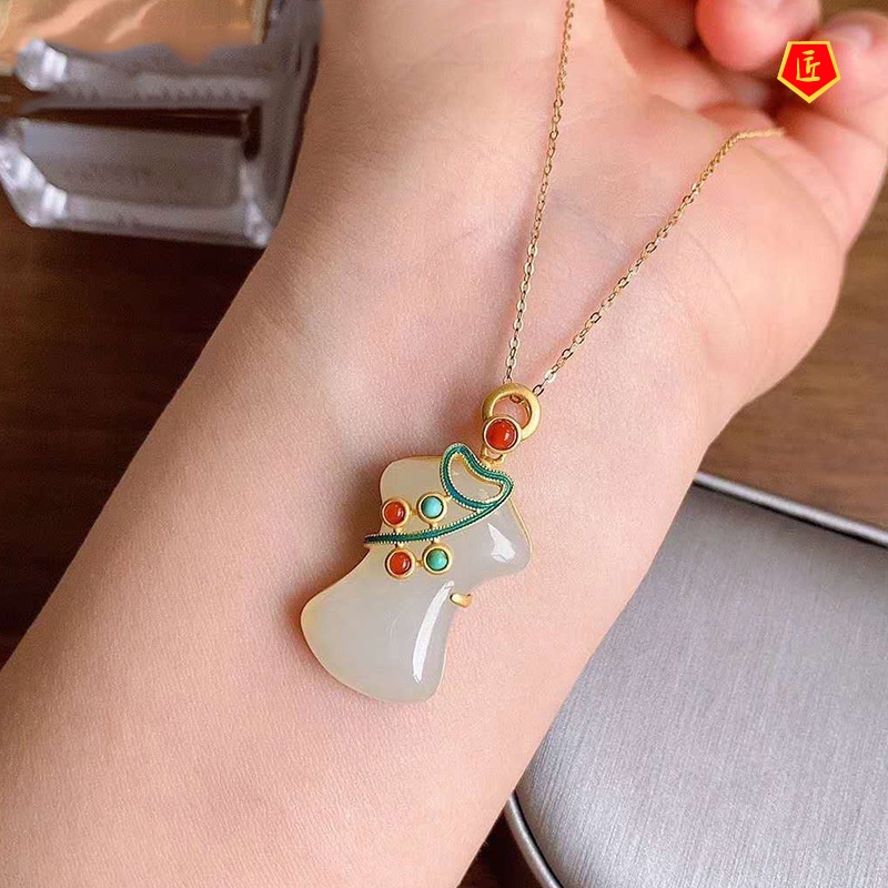 [Ready Stock]Hotian Jade Pendant Cheongsam Women's Gold Inlaid Jade Necklace