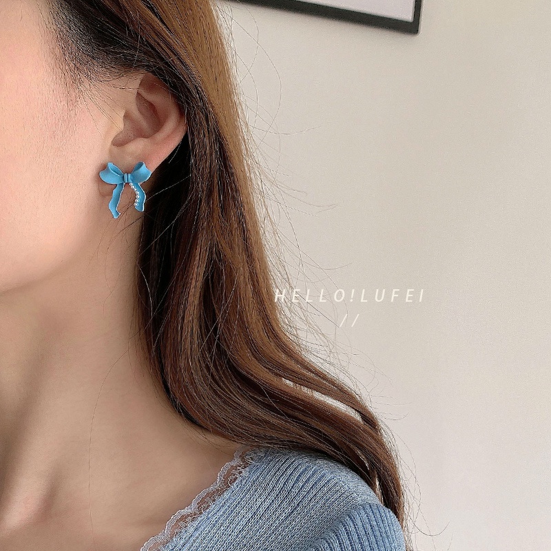 Anting Tusuk Aksen Mutiara Warna Biru Untuk Wanita