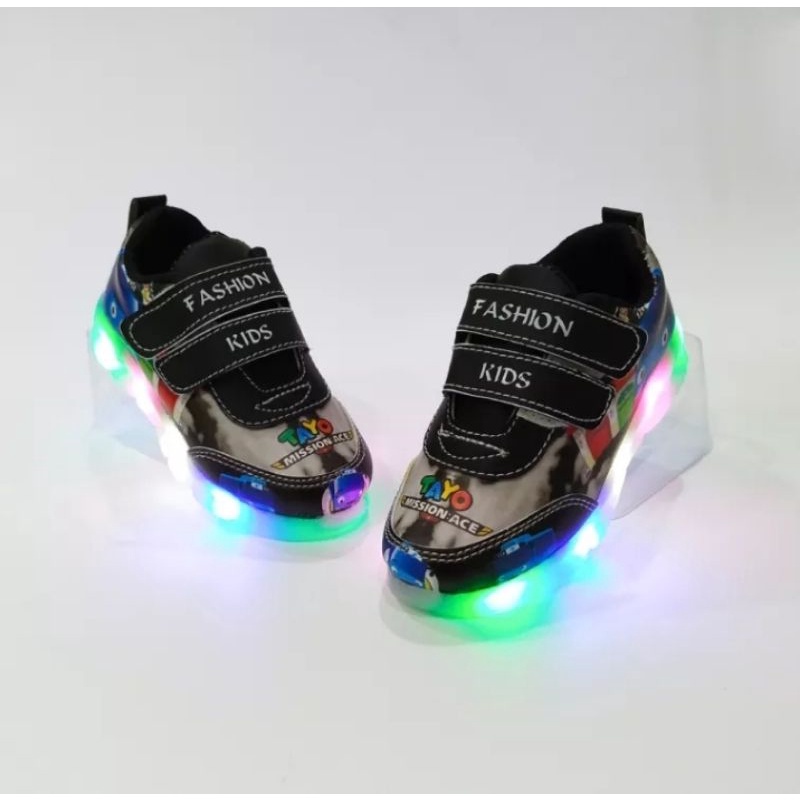 Sepatu nyala lampu LED anak laki laki terbaru litle bus Limited