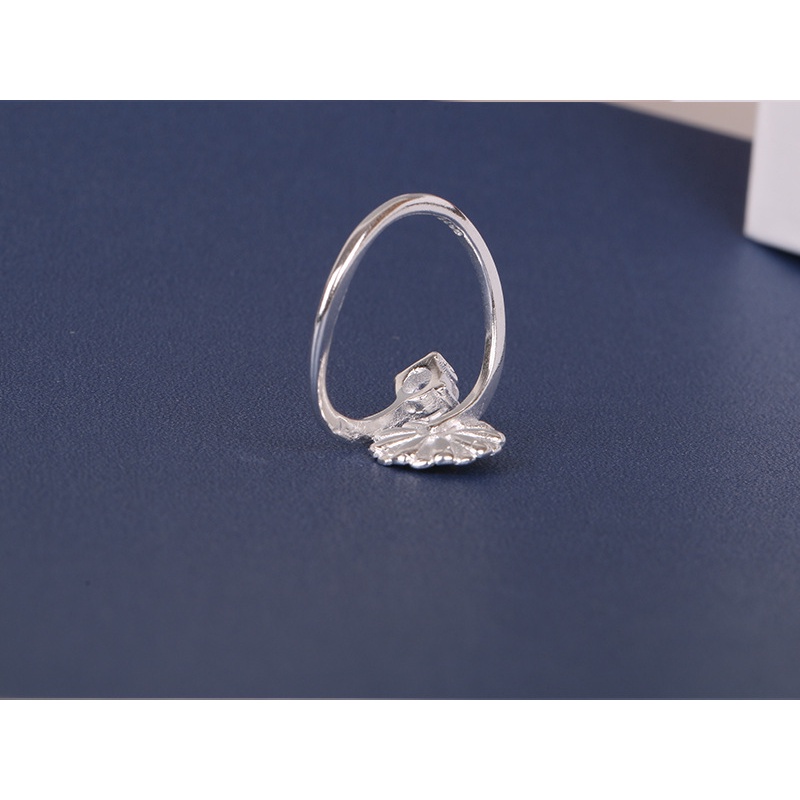 Cincin Bentuk Bunga Daisy Aksen Berlian | Cincin Bahan Stainless Steel | Aksesoris Wanita Untuk Hadiah