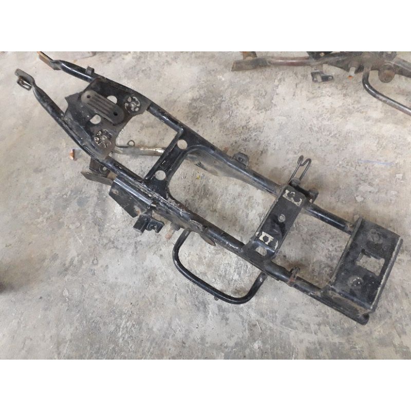 BUNTUTAN RANGKA BELAKANG MP MEGAPRO HIU.FRAME SASIS BUNTUTAN MEGA PRO ORIGINAL