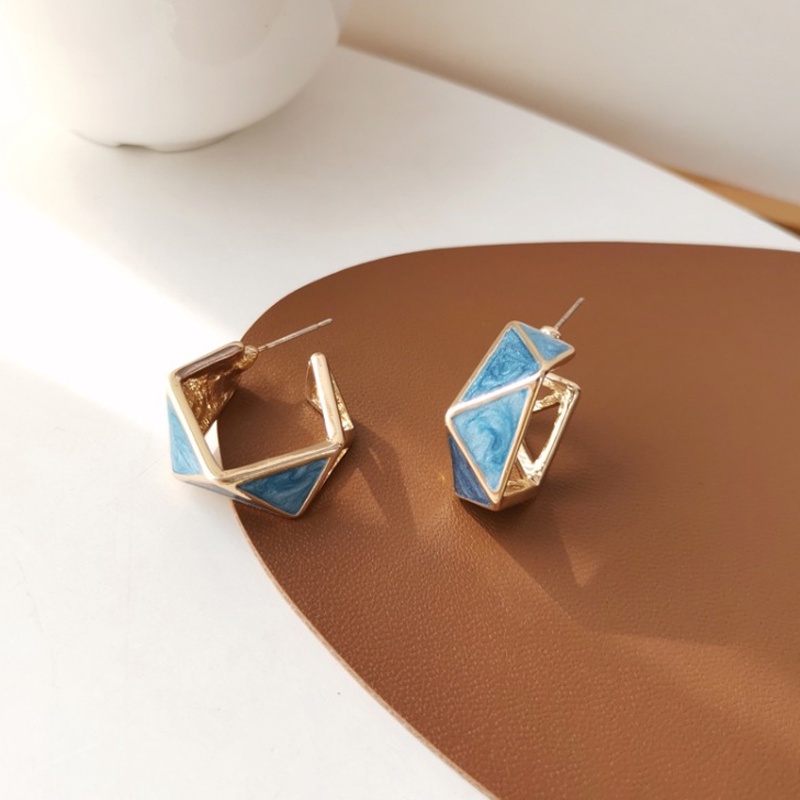 Anting Bentuk C Geometris Segitiga Tidak Teratur Warna Kontras Bahan silver needle