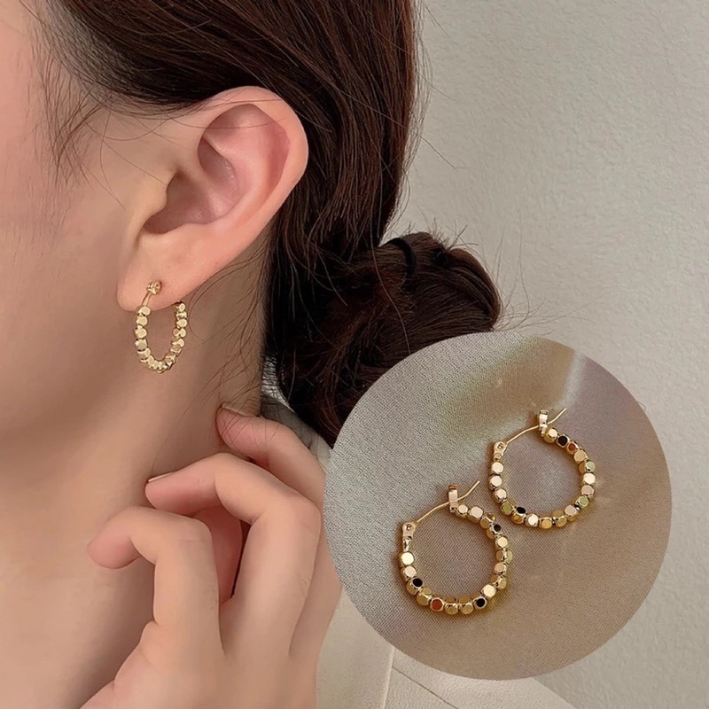 Anting Hoop Bentuk Bola Bahan Metal Warna Emas Dan Silver Gaya Vintage