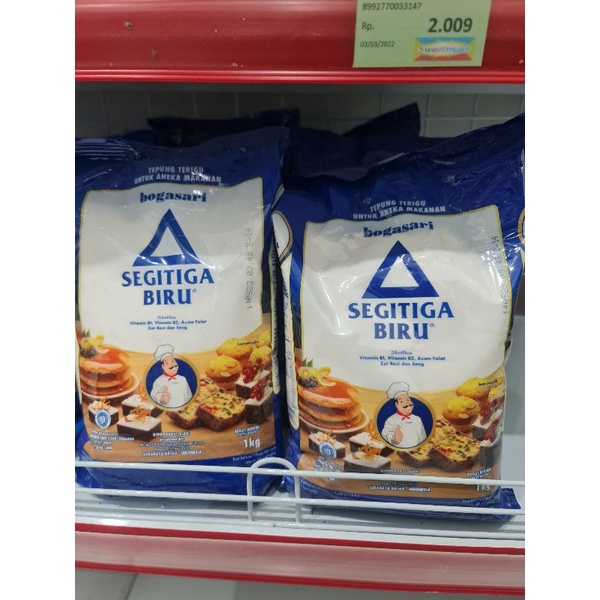 

TEPUNG TERIGU SEGITIGA BIRU 1 KG