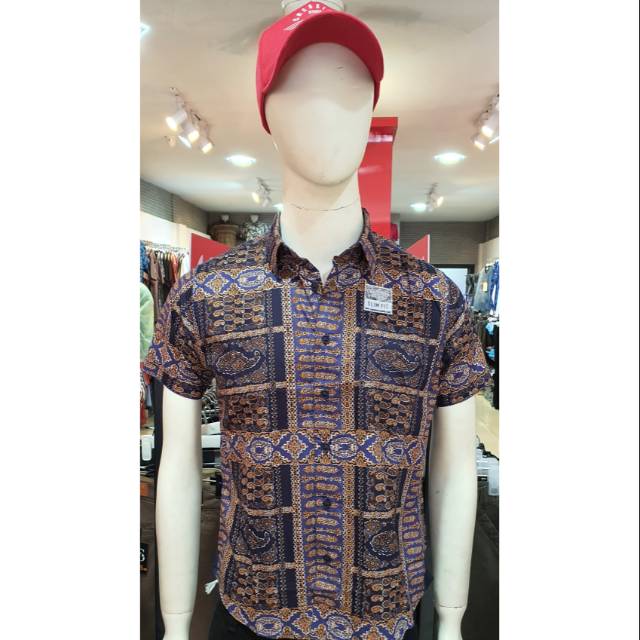 Kemeja batik slim fit CRESSIDA