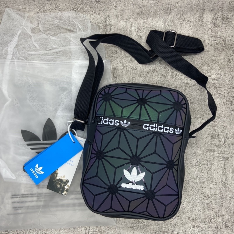 ADIDAS ISSEY MIYAKE SLINGBAG  / TAS SELEMPANG ADIDAS / SLINGBAG ISSEY MIYAKE / SLINGBAG ADIDAS