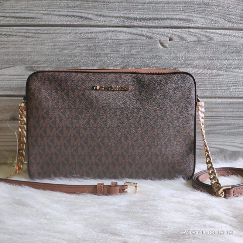 mk jet set ew large chain crossbody bag sign brown black vanilla