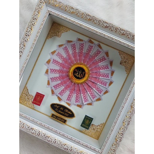 Mahar pernikahan uang kertas.