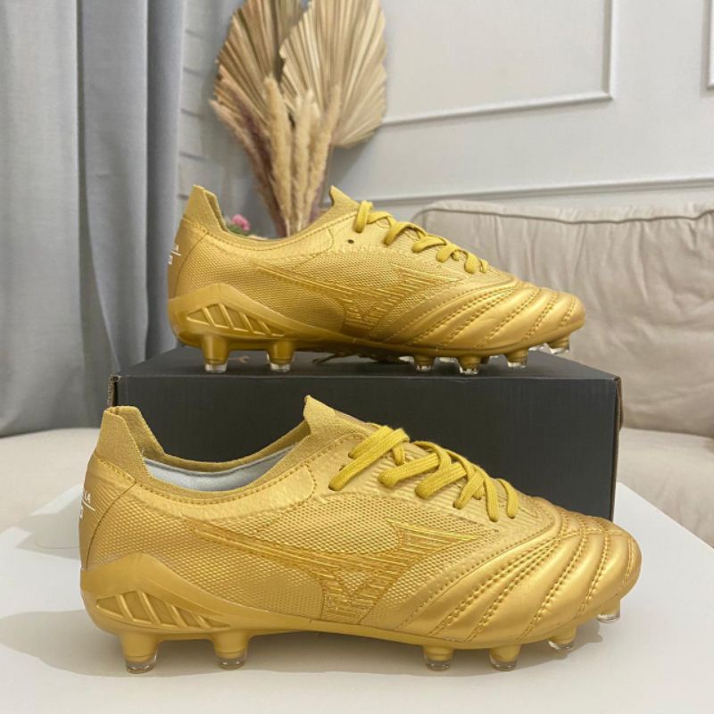 Sepatu Bola Mizuno Morelia Neo III Beta Gold FG
