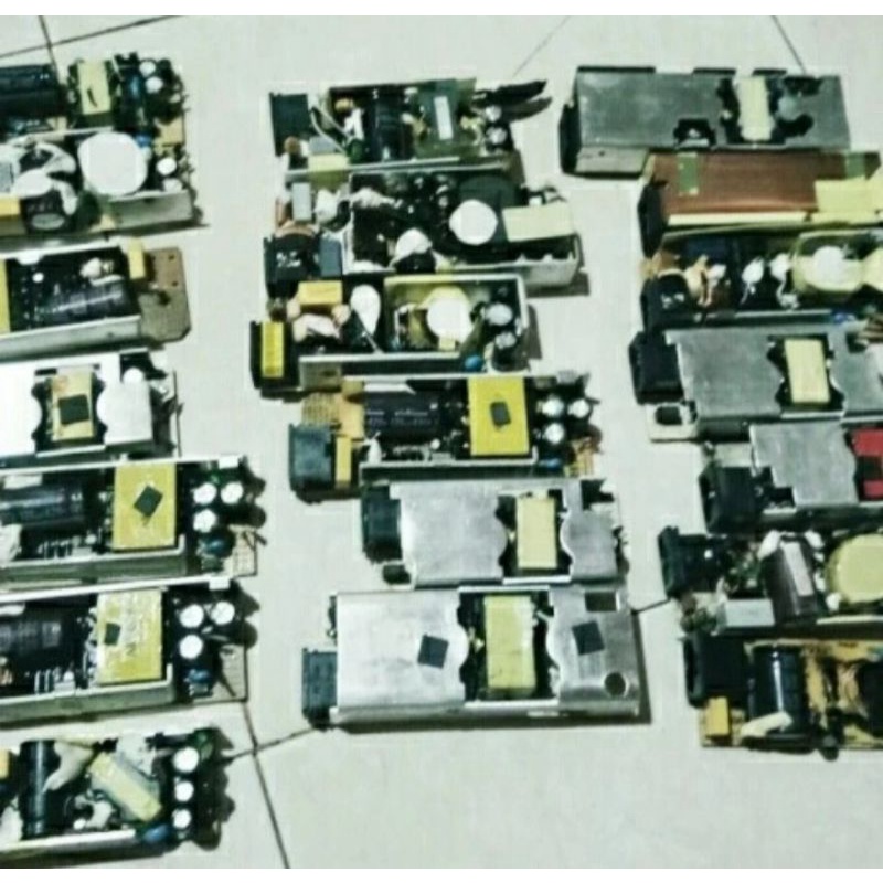 mesin adapter laptop 19vdc bermacam merek Amper campur ex rusak