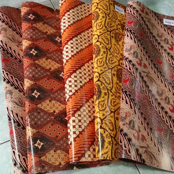 

KERTAS KADO KIKY BATIK / MOTIF 50 LEMBAR