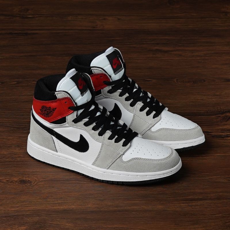 Jordan 1 Retro High Light Smoke Grey