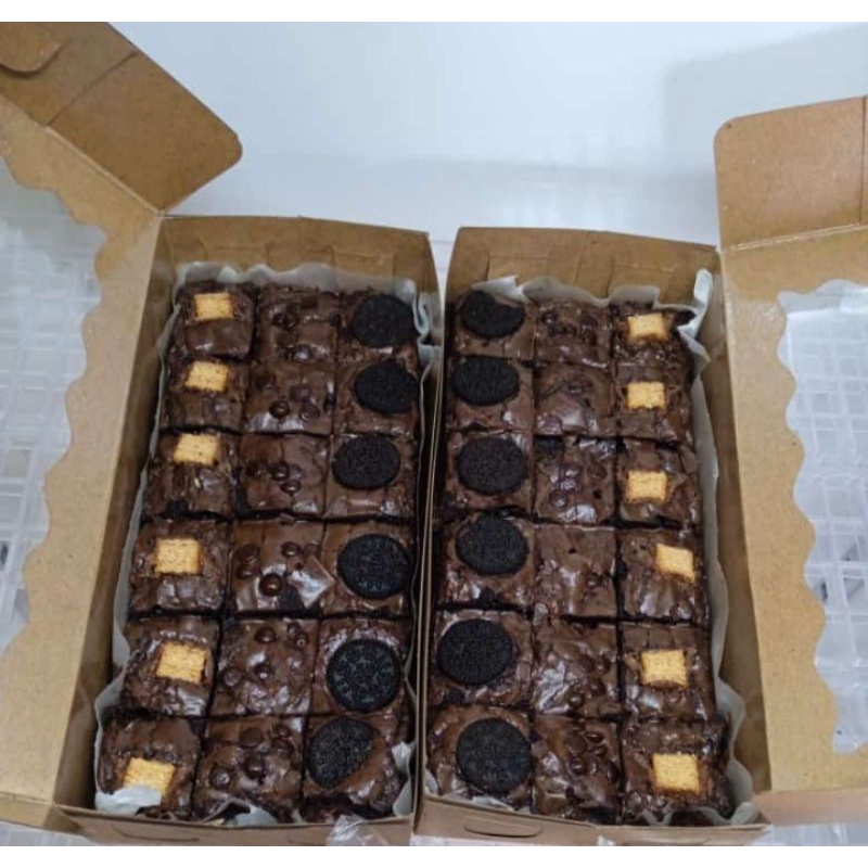 

Brownies sekat 18 Depok Murah Fudgy Brownis Chocochips Beng Beng Oreo Topping Potong Laris Cibinong