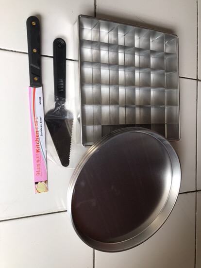 Loyang Pizza Tebal (tinggi 2cm)