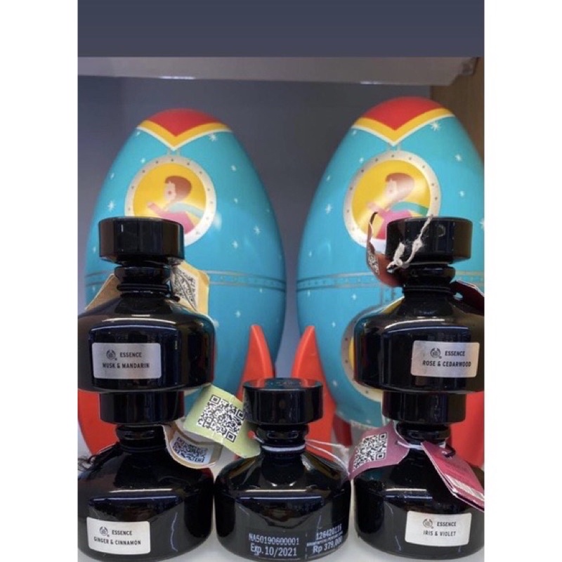 The Body Shop - Essence Parfume Oil 20ml Rose & cadarwood