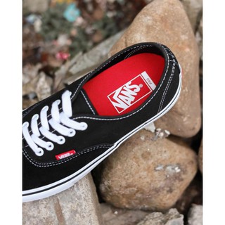 Menjelajahi Dunia Vans Original: Panduan Lengkap Berbelanja Online dengan Aman dan Tepat