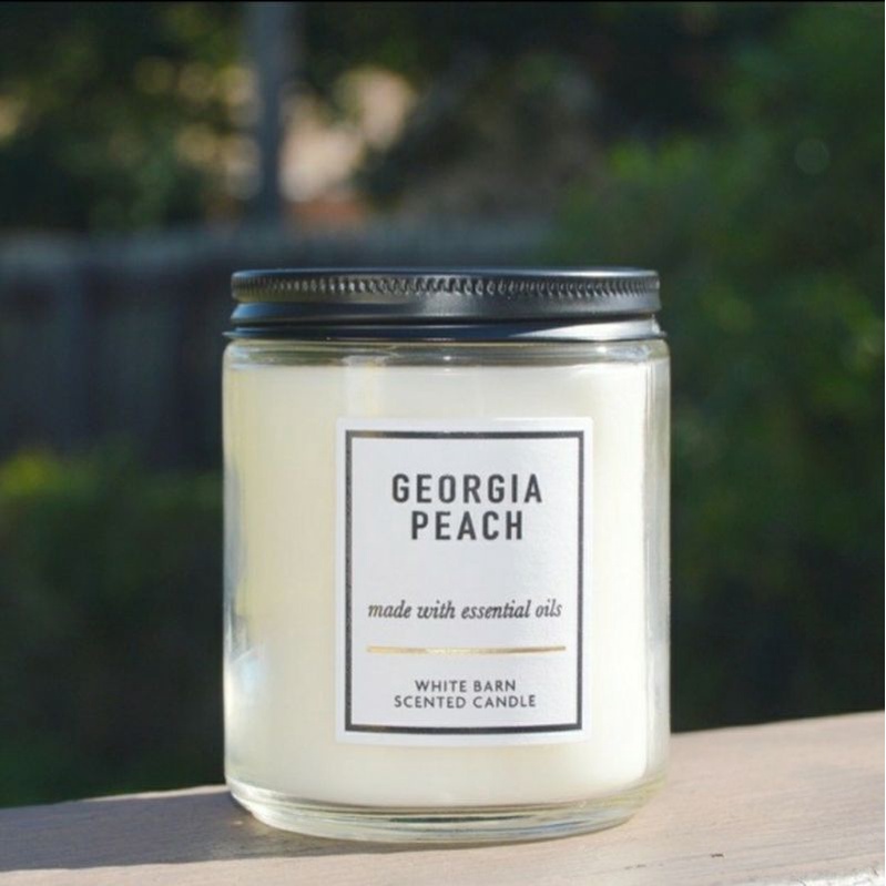 BATH &amp; BODY WORKS BBW GEORGIA PEACH MADE WITH ESSENTIAL OILS WHITE BARN 1 SINGLE WICK SCENTED CANDLE 198 G PENGHARUM RUANGAN