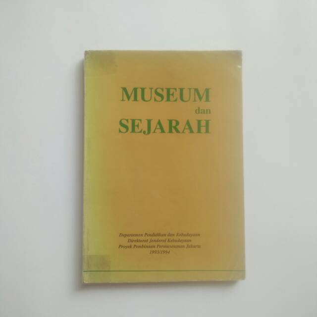 Buku Museum dan sejarah - sejarah museum
