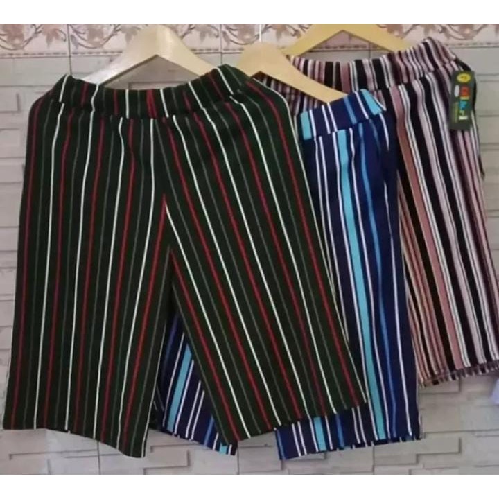 CELANA PENDEK MOTIF SALUR/STRIP//KULOT PENDEK WANITA