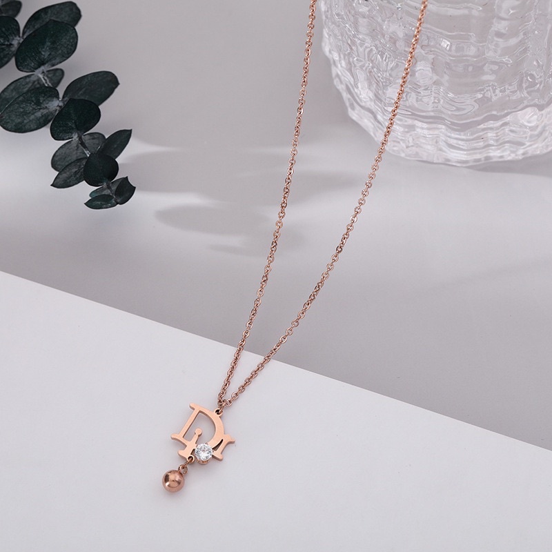 kalung huruf d cantik titanium asli rose gold diamonde