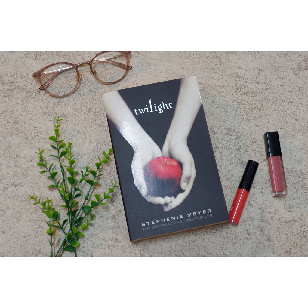 Twilight - Stephenie Meyer // English Novel
