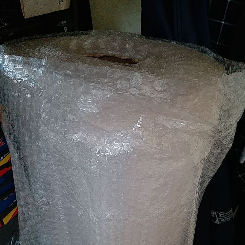 

bubble wrap tambahan untuk packing agar aman (tidak jual hanya bubble wrap saja)