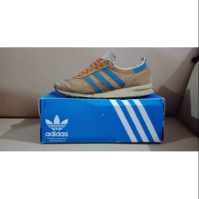 harga sepatu adidas m85