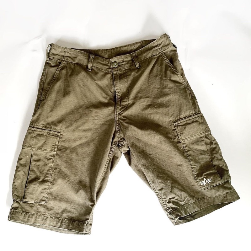celana pendek alpha industries