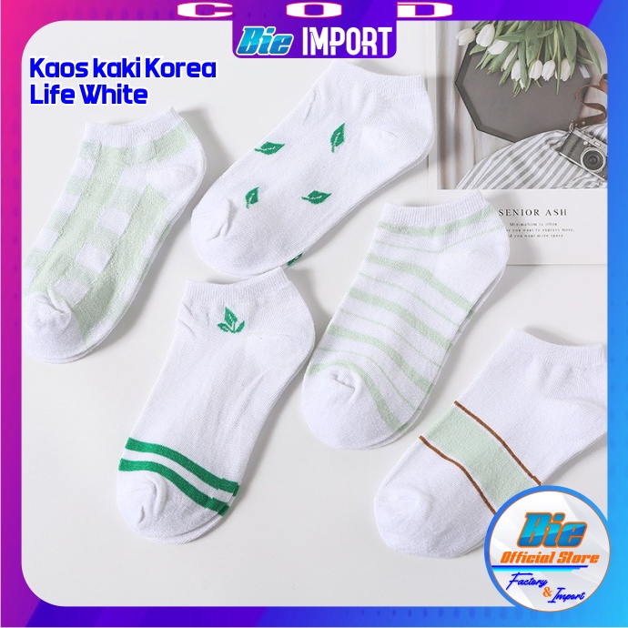 Kaos Kaki Korea Wanita Motif Leaf White Impor Best Selle