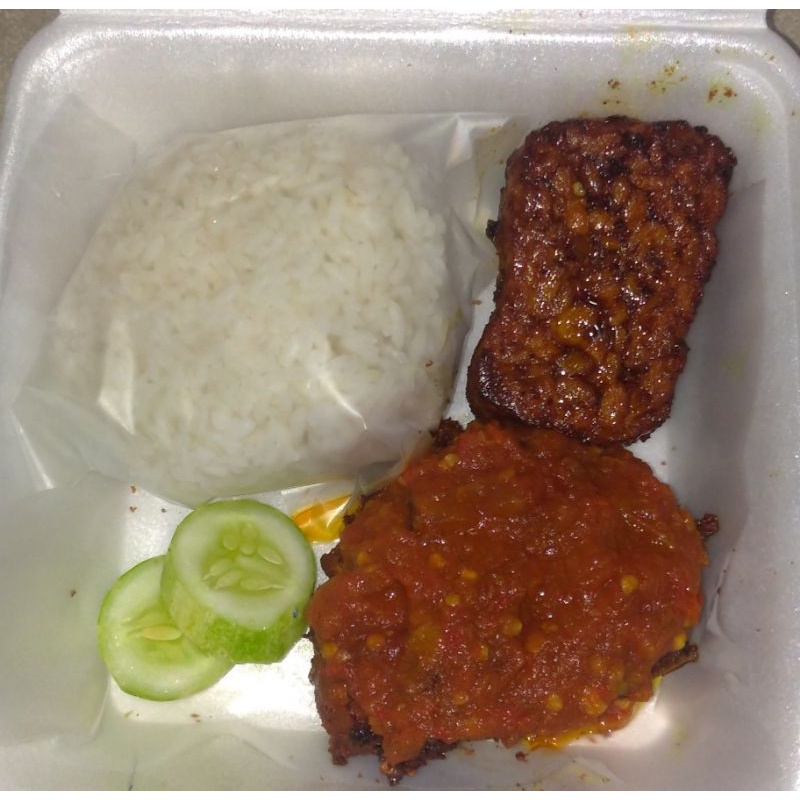 

NASI ayam penyet + tempe bakar pedas manis ready setiap hari