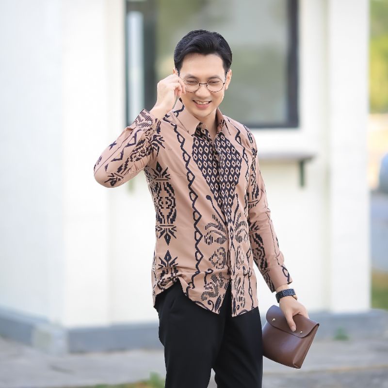 BATIK BOLO DEWO Motif Bintang Harapan Hem Atasan Kemeja Baju Batik Pria