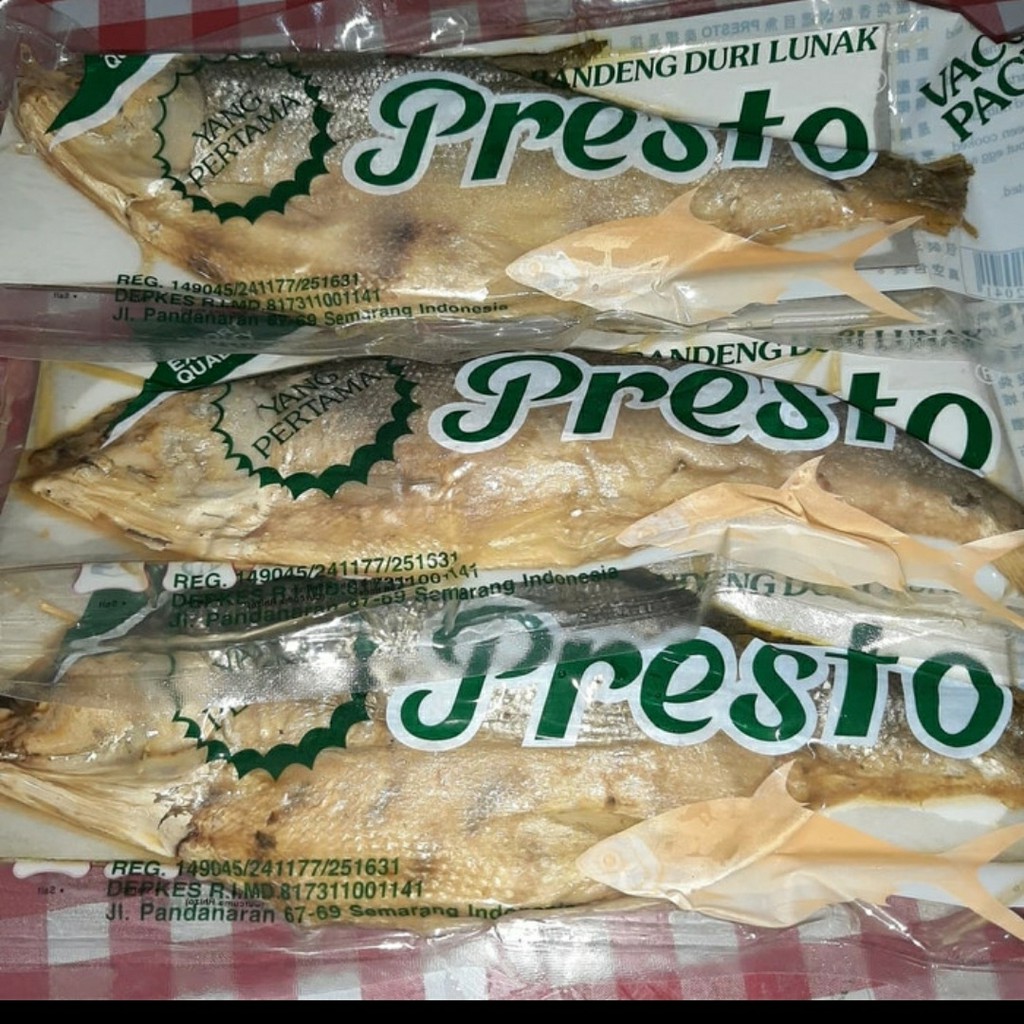 

Bandeng merk Presto vakum. Oleh oleh khas semarang.
