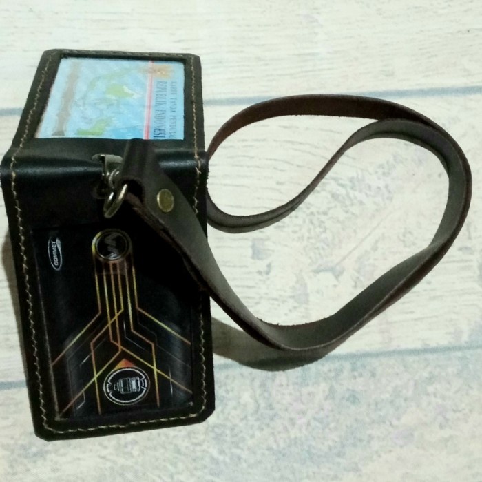 

Cantik Leather Id Card Wallet Holder Gantungan Bolak Balik Bagus