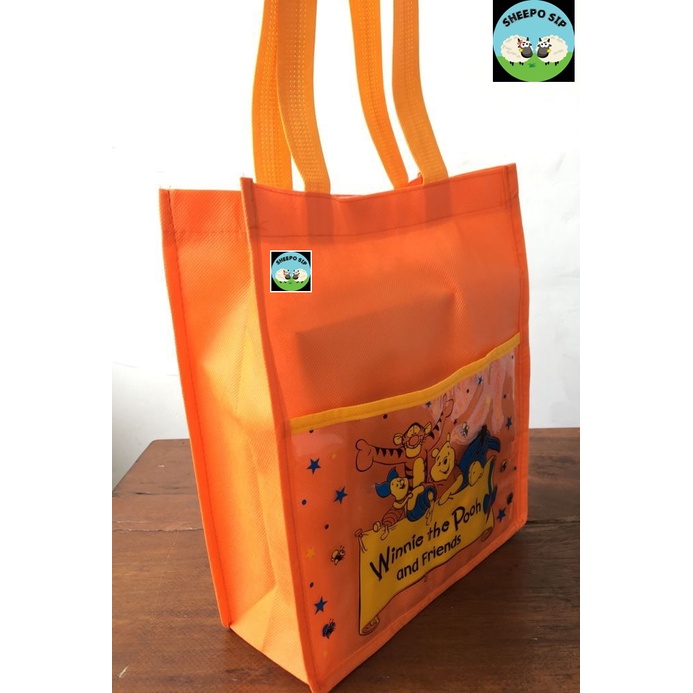GOODIE BAG TAS SPUNBOND BIRTHDAY - TAS ULANG TAHUN ANAK UKURAN 24X30X10 - GOODIE BAG SPUNBOND TSUM TSUM - GOODIE BAG WINNIE THE POOH - TAS SNACK ULANG TAHUN-3
