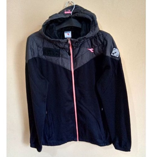 Diadora jaket running out door second brand - Thrifting