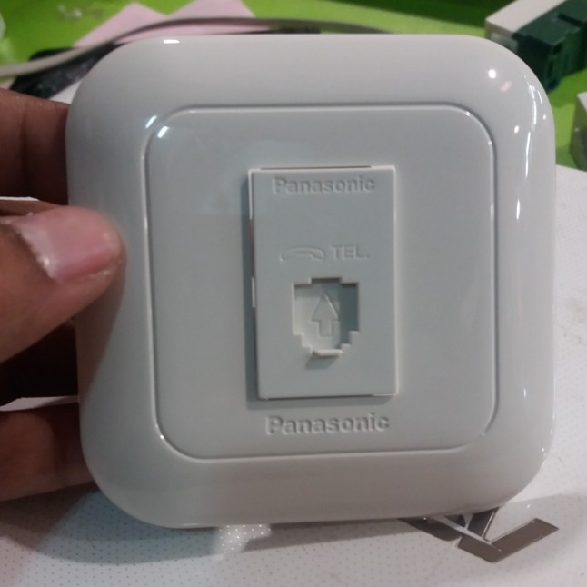 Panasonic Wide Series Outlet Telepon + Frame (WEJ2164 + WEJ78019W)