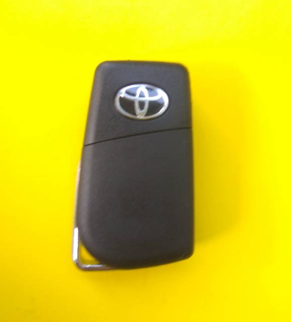 KUNCI REMOT TOYOTA INNOVA ALTIS CAMRY 3 TOMBOL MODEL LIPAT KODE TRANSMITTER REMOTE B42TA FLIP KEY