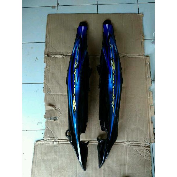 cover body jupiter z burhan hitam striping biru