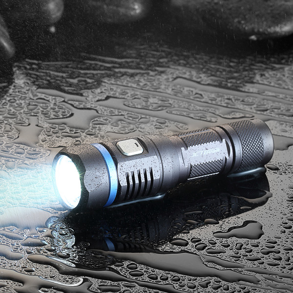 JETBeam C8 Pro Tactical Senter LED Cree SST-40 N4 BC 1200 Lumens