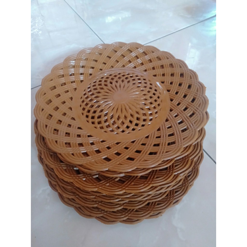 1 lusin piring plastik motif rotan anyaman lebar 25 cm anyam