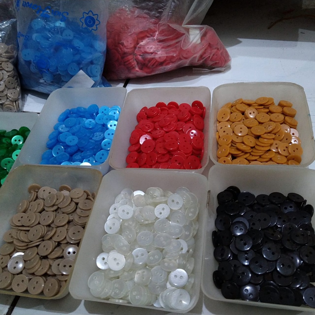KANCING BAJU HEM KECIL POLOS LUBANG DUA - PER LUSIN