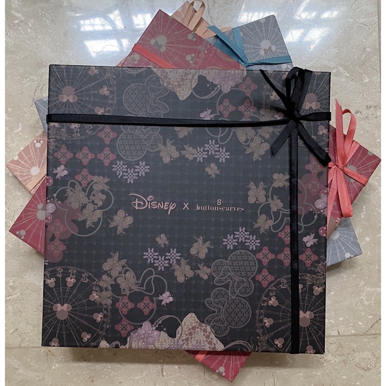 Buttonscarves x Disney Minnie Mouse Dream Park