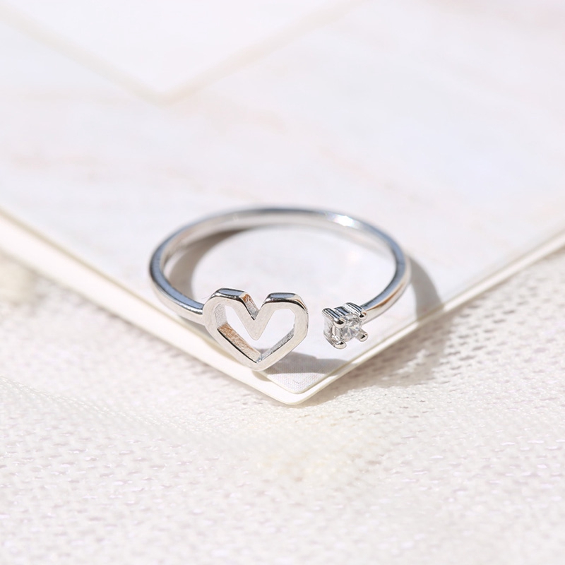 Cincin Open Ring Adjustable Desain Hati Hollow Hias Kristal untuk Wanita