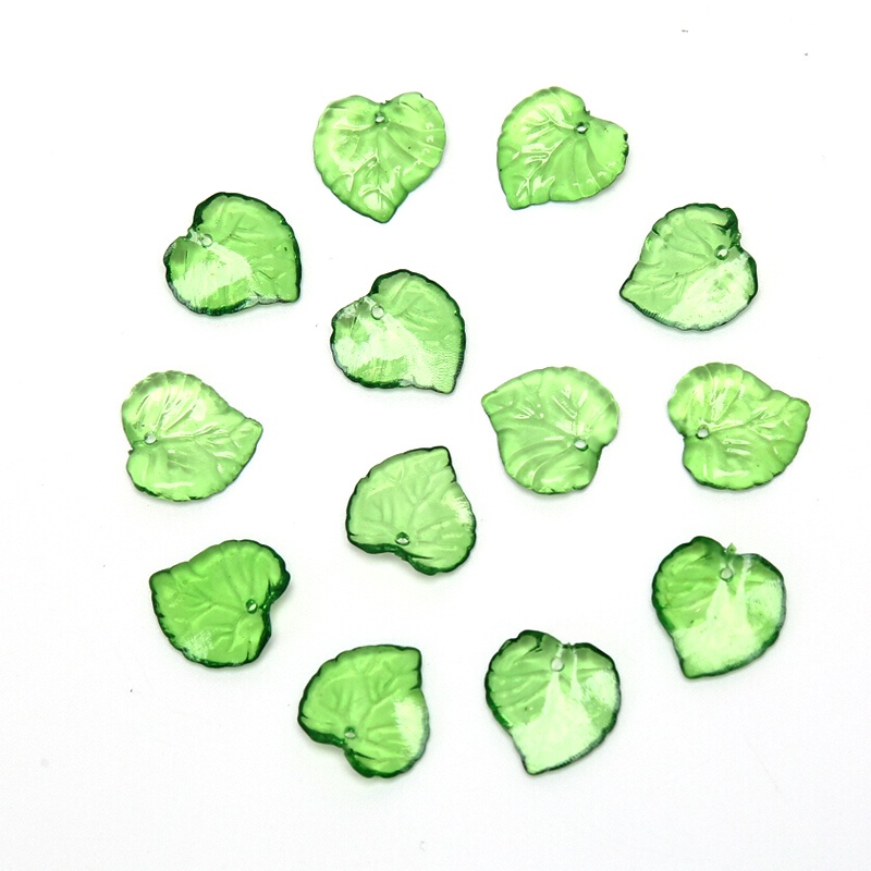 100pcs Liontin Bentuk Daun Hijau Bahan Akrilik Transparan Untuk Perhiasan