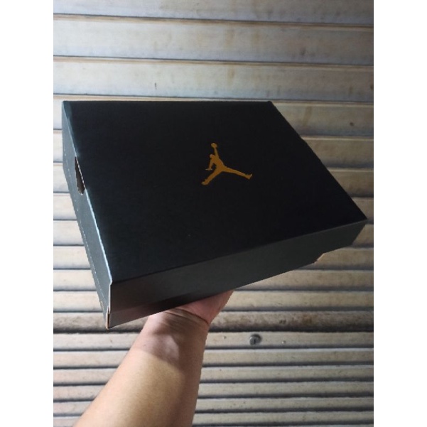 Dus Sepatu Shoe Box Jordan hitam gold ukuran 41-46