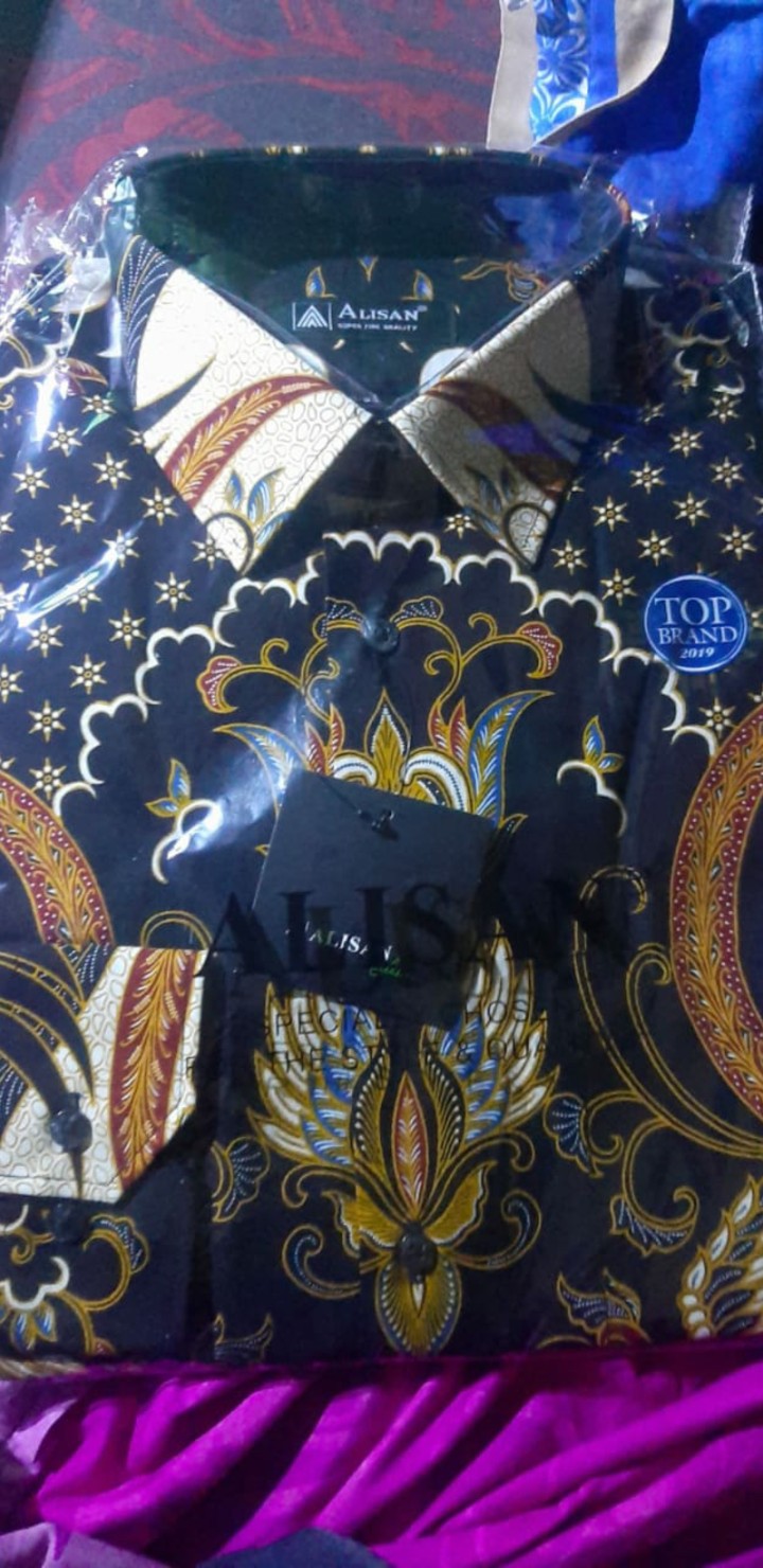 Kemeja Batik Alisan Lengan Panjang Reguler Fit 10633