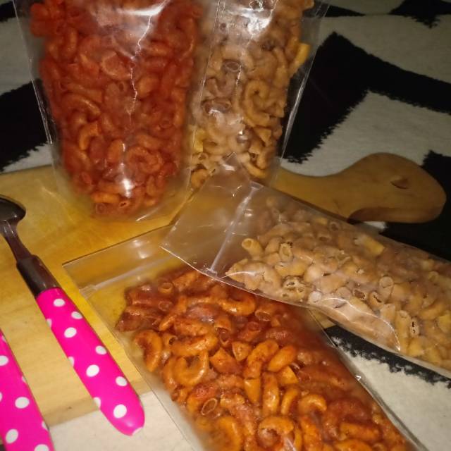 

Makaroni kriuk harga diatas isi 10 bungkus. @50 gram perbungkus
